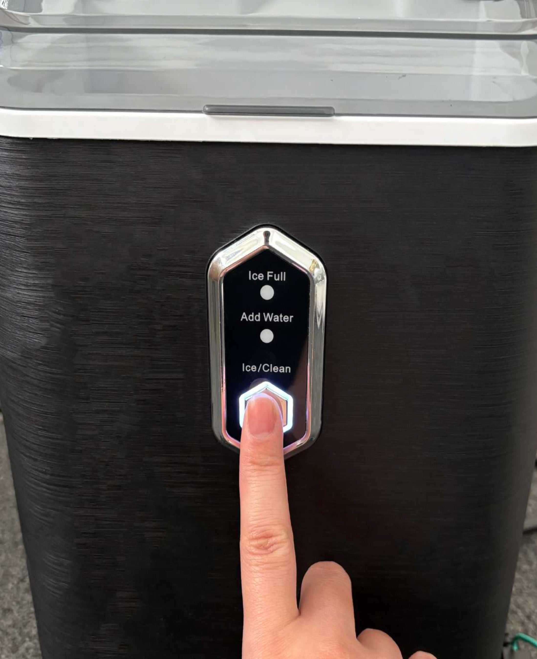 高速製氷機 クリアロック・クラッシュ おうちで簡単にクラッシュアイスが作れる！ おうちで簡単にクラッシュアイスが作れる「ROOMMATE® 高速製氷機