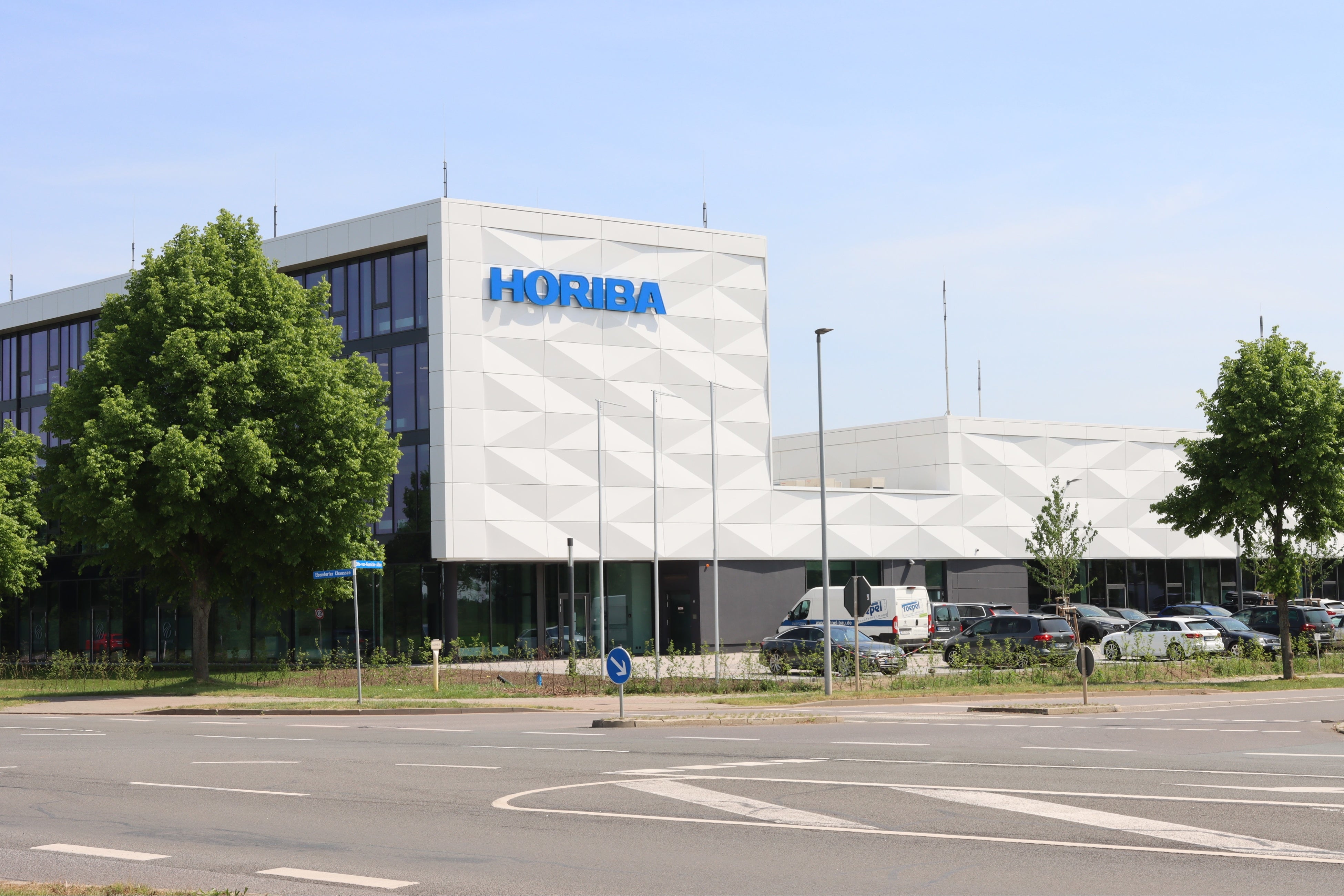 ホリバ・フューエルコン社 新施設「HORIBA eHUB」