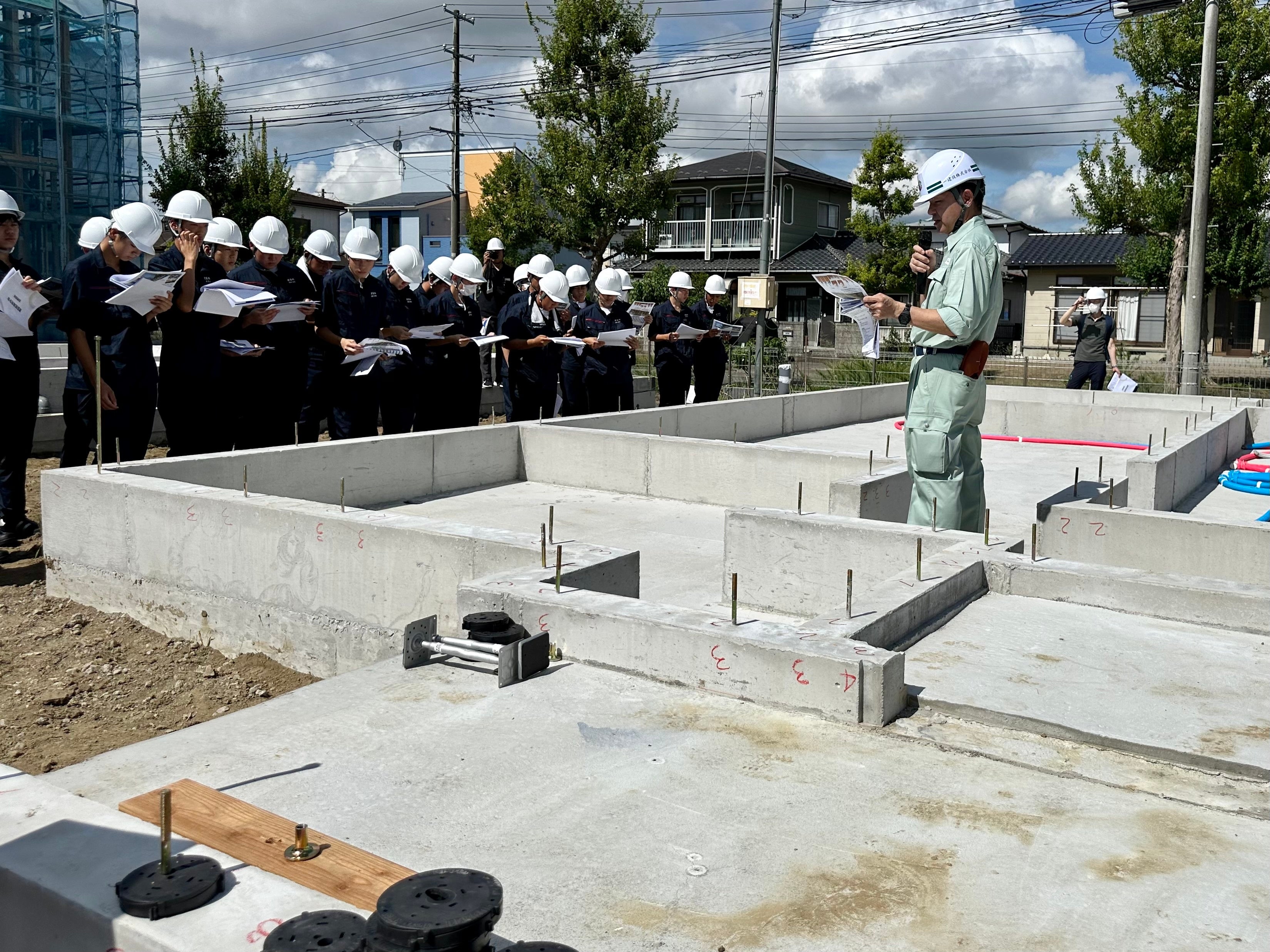 宮城県柴田郡柴田町で開催した建築現場見学会の様子