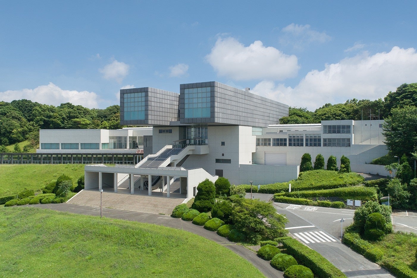 瀬戸内の美術館を巡る「橋を渡って親子でアート鑑賞」ツアー