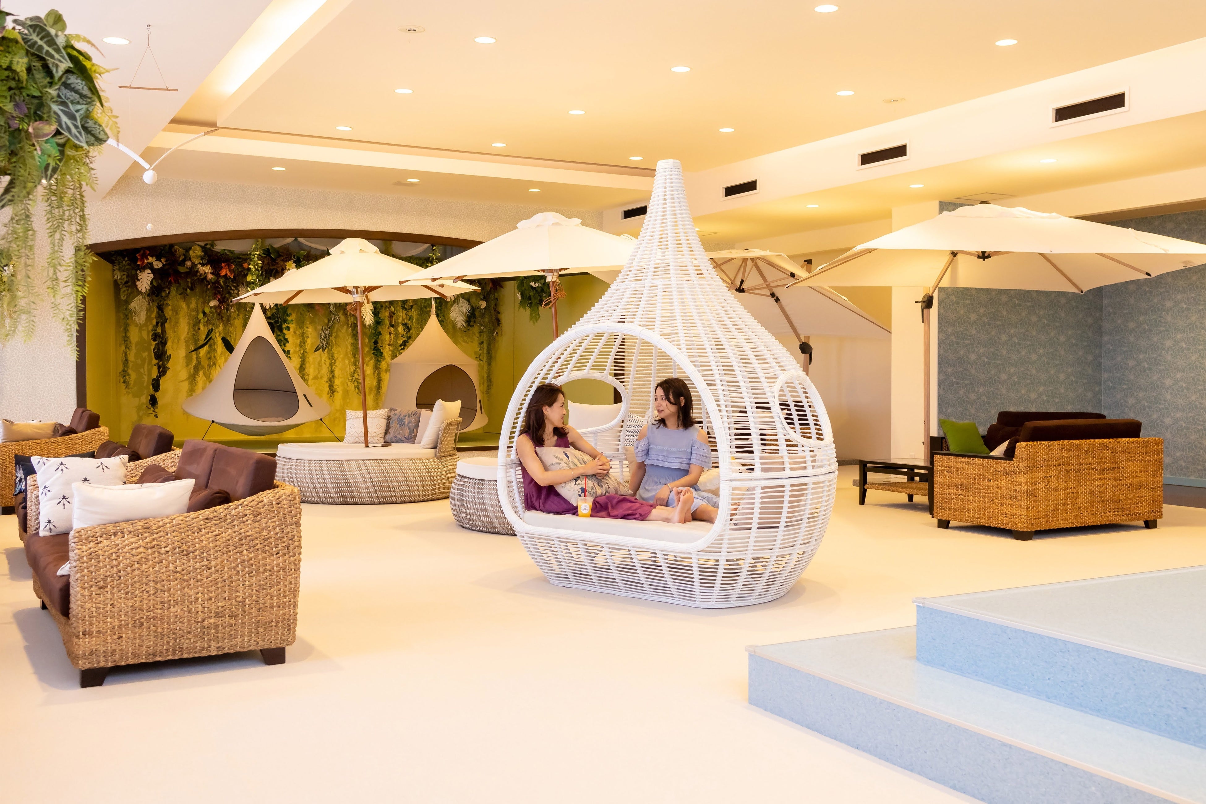 南国のリゾートをイメージした新エリア「THE TERRACE（ザ・テラス）」