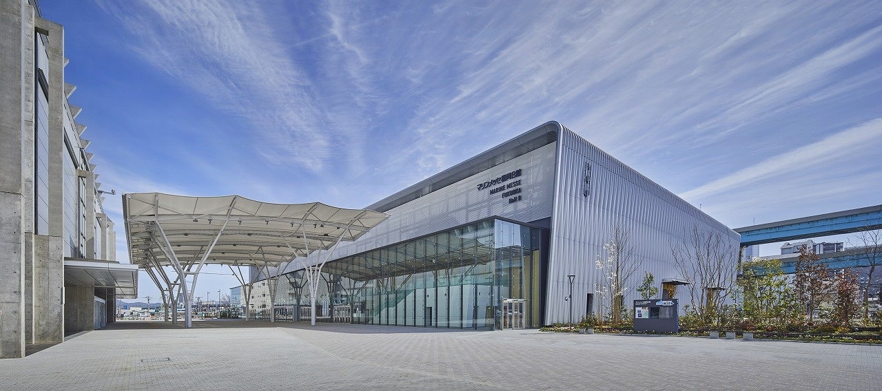 会場となるマリンメッセ福岡B館外観