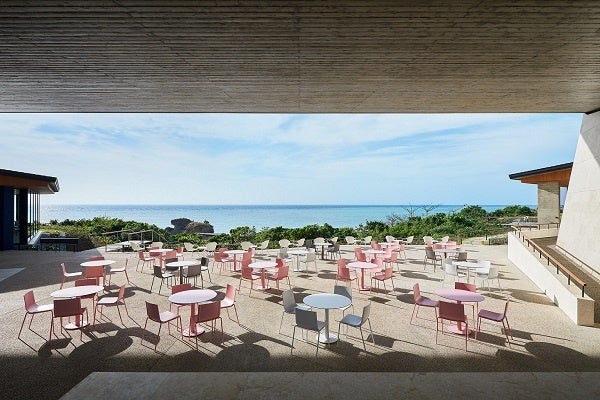 星野リゾート　バンタカフェ　大屋根デッキ