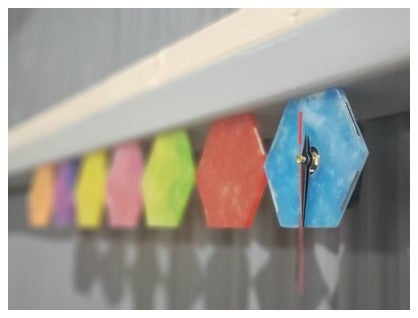 組合せ自由。時計でも壁面のアクセントに。