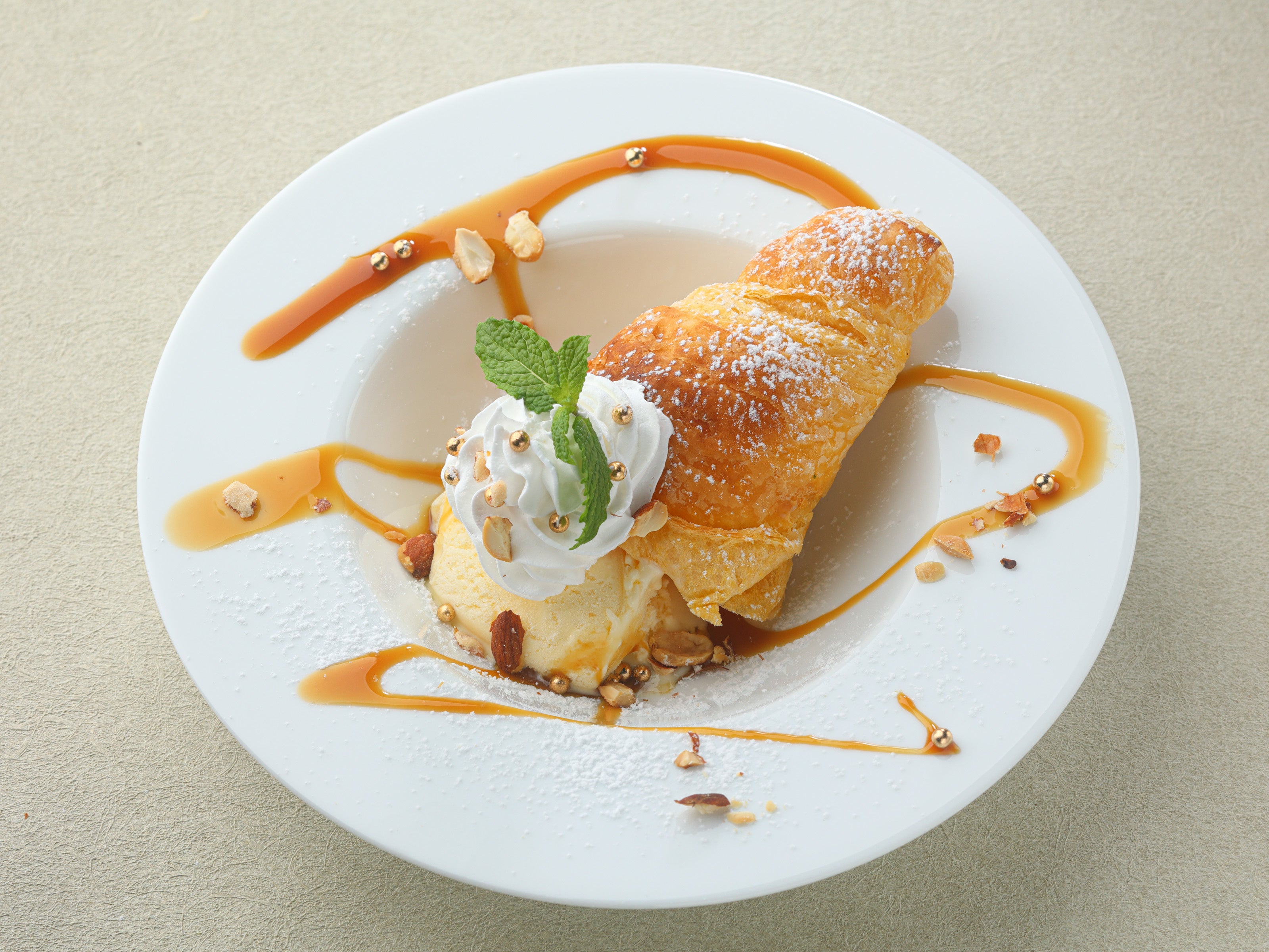 黄金のクロワッサン キャラメルバニラ