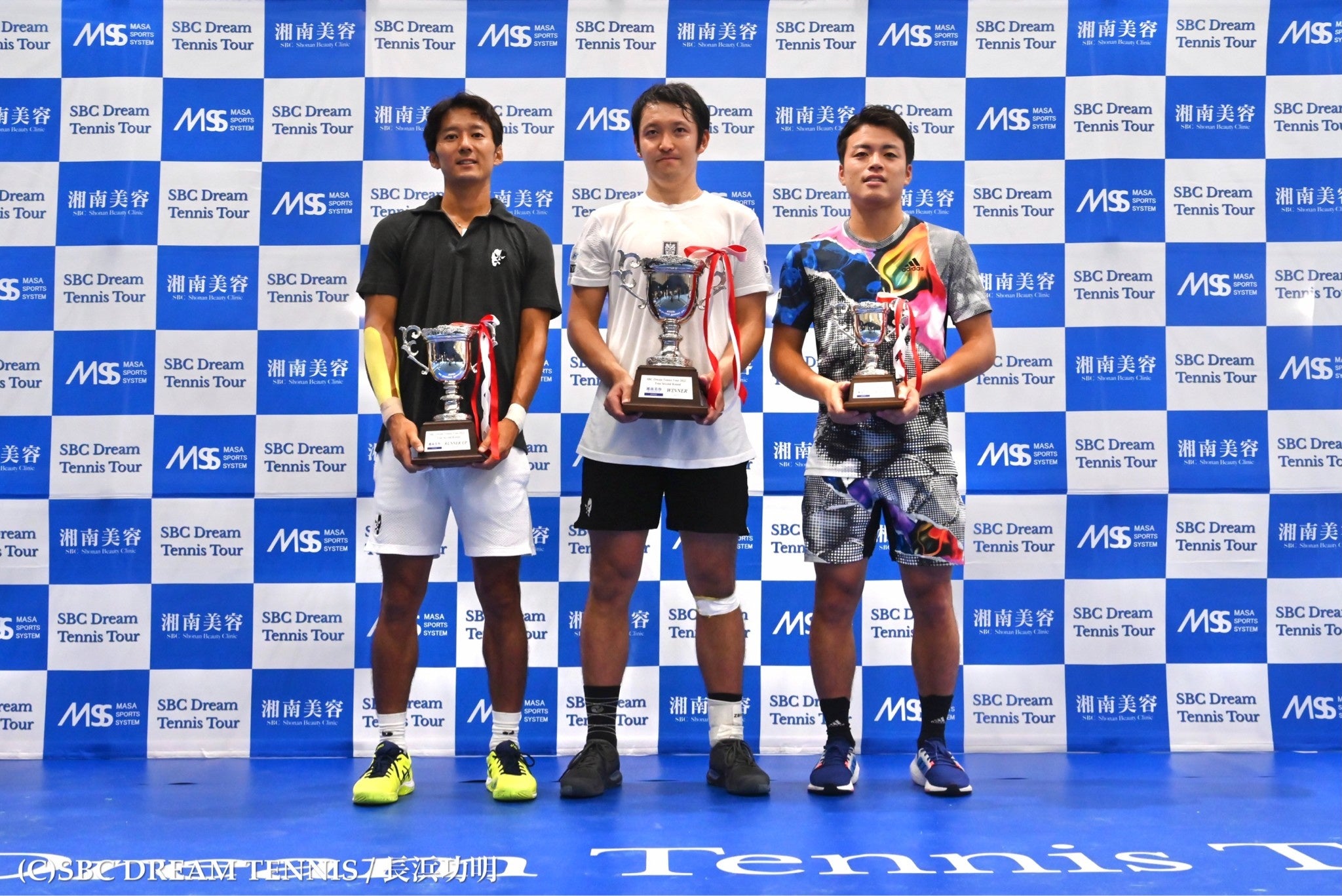 左から江原弘泰、伊藤竜馬、高橋悠介