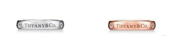 左かｒTiffany & Co.® バンドリング 4mm プラチナ、ダイヤモンド(3石合計0.07ct) ¥401,500(税込) 右 Tiffany & Co.® バンドリング 4mm 18Kローズゴールド、ダイヤモンド(3石合計0.07ct) ¥2