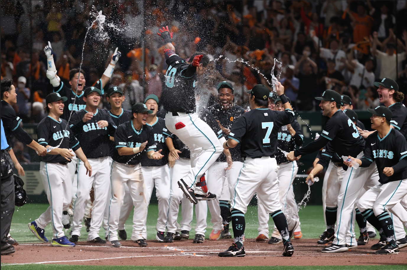 ティファニー、読売巨人軍の球団創設90周年を記念した「Tiffany & Co