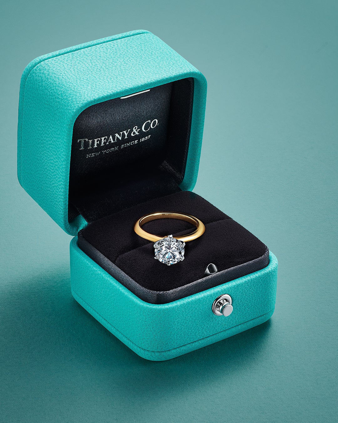 ティファニー 、婚約指輪の象徴「ティファニー® セッティング