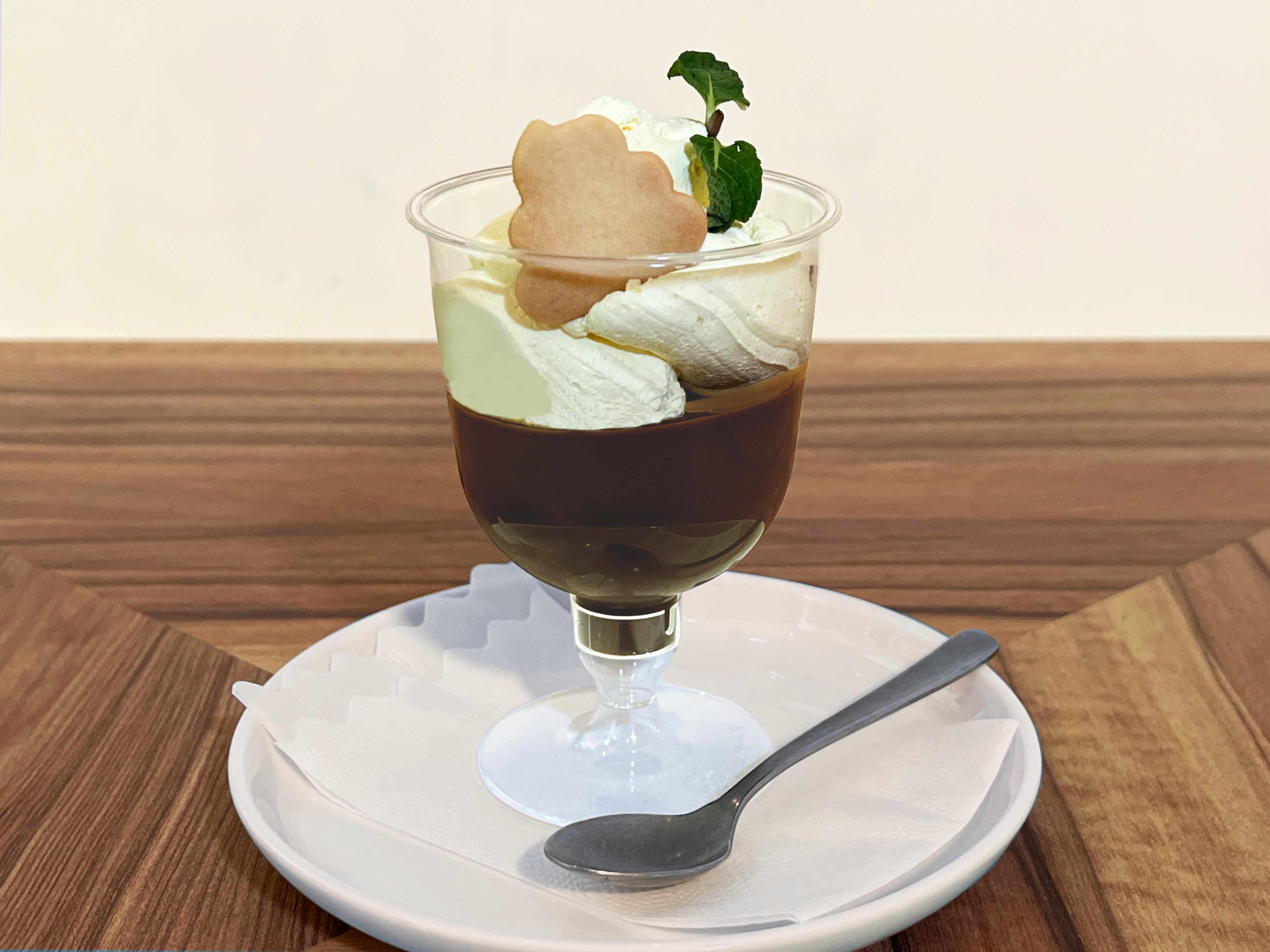 ▲【カワスイうんこ水族館限定】 チョコレートプリンバナナクリーム添え