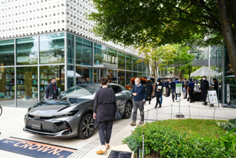 DISCOVER YOUR CROWN. THE ROADSHOW. at 代官山 蔦屋書店Daikanyama T-SITE 開催の様子