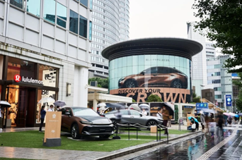 DISCOVER YOUR CROWN. at 六本木ヒルズの様子