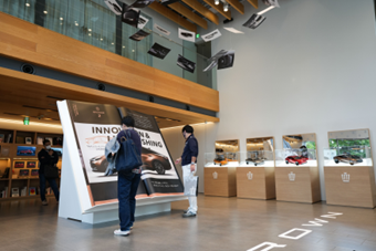 DISCOVER YOUR CROWN. THE ROADSHOW. at 代官山 蔦屋書店Daikanyama T-SITE 開催の様子