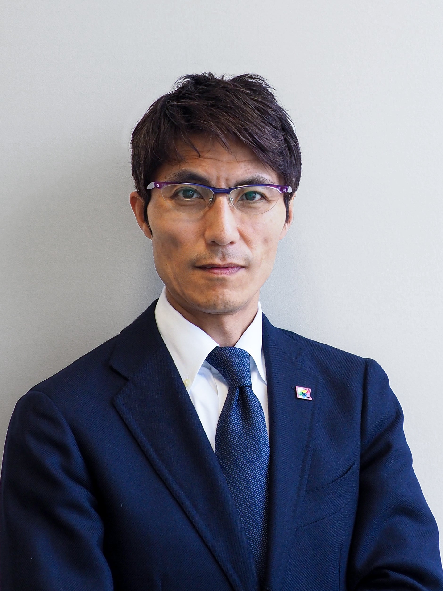 林 秀紀 桜美林大学 准教授　博士（学術） キッズデザイン賞など受賞多数 著書に「子どもを育む木製玩具のデザイン論」