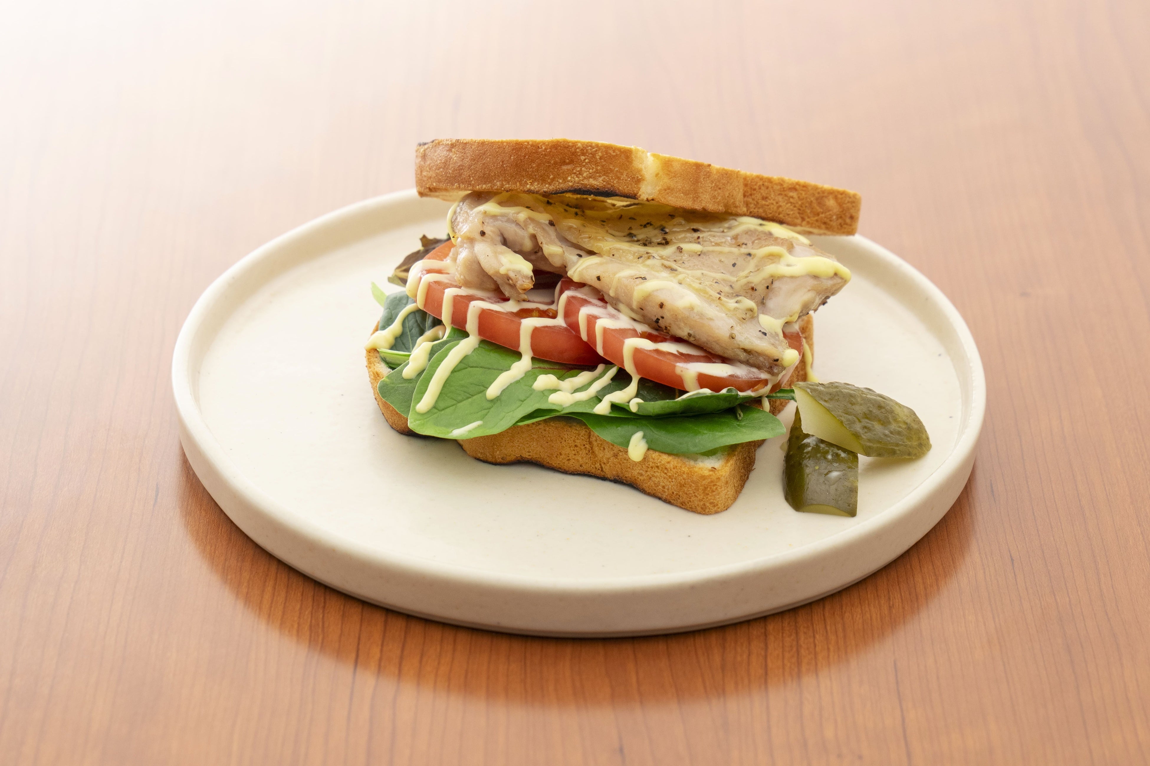 チキンと有機ベビーリーフのサンドイッチ：900円