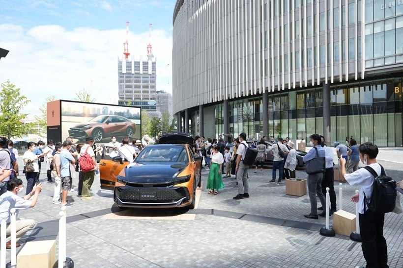 DISCOVER YOUR CROWN. at大阪