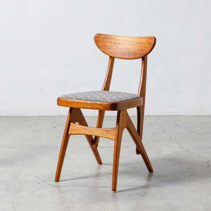 minä perhonen（ミナ ペルホネン）のファブリックを張ったデルタチェア