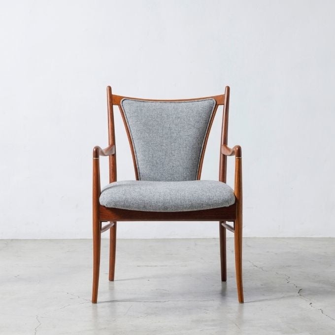 Kvadrat（クヴァドラ）のファブリックを張ったショパン アームチェア