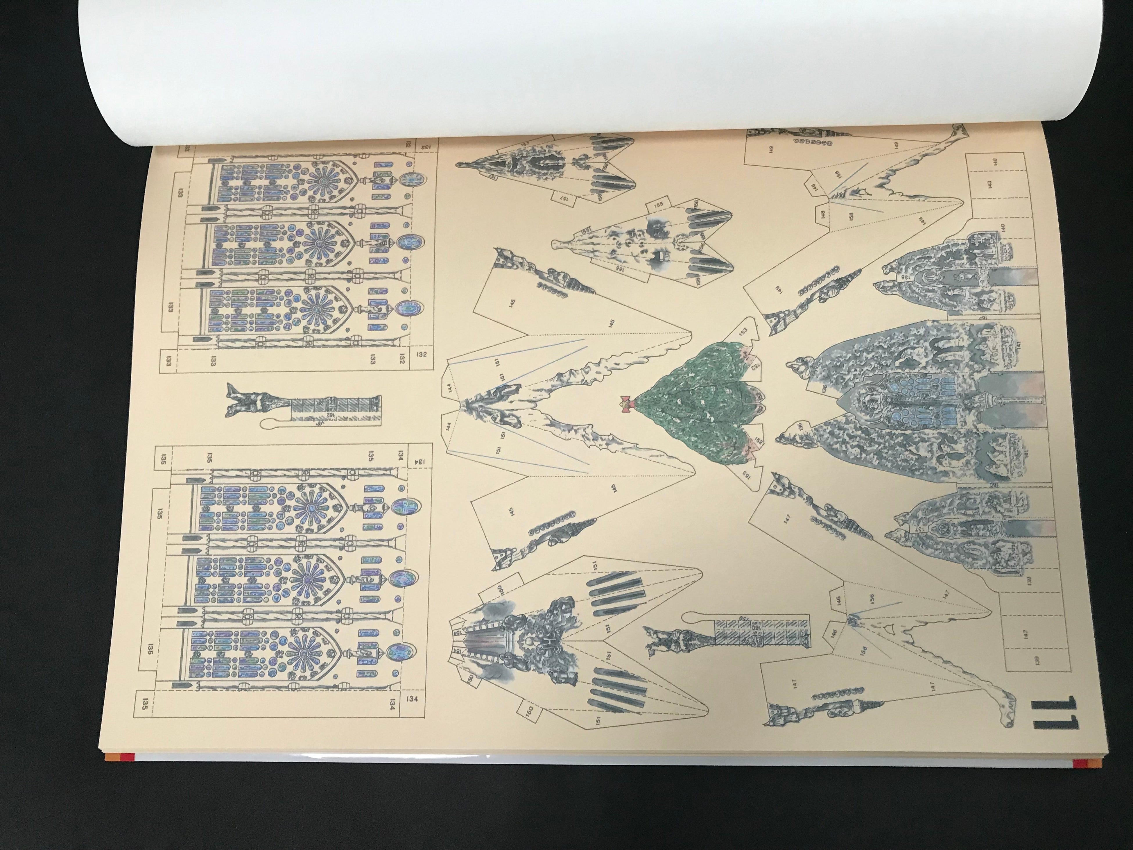 『ガウディ　サグラダ・ファミリア聖堂』サンプルページ（シート）