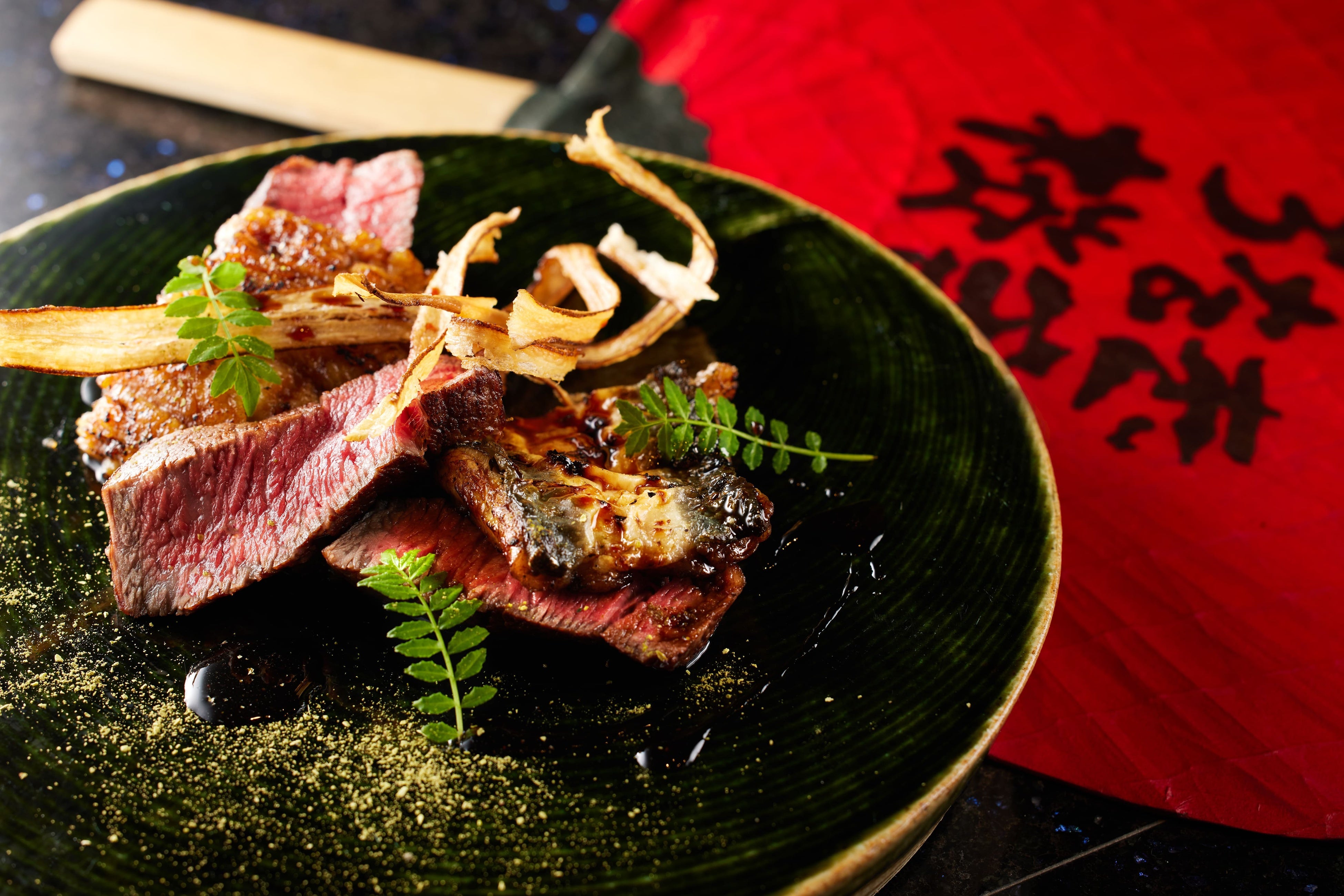 「桜家」の鰻の白焼を使用した鰻牛