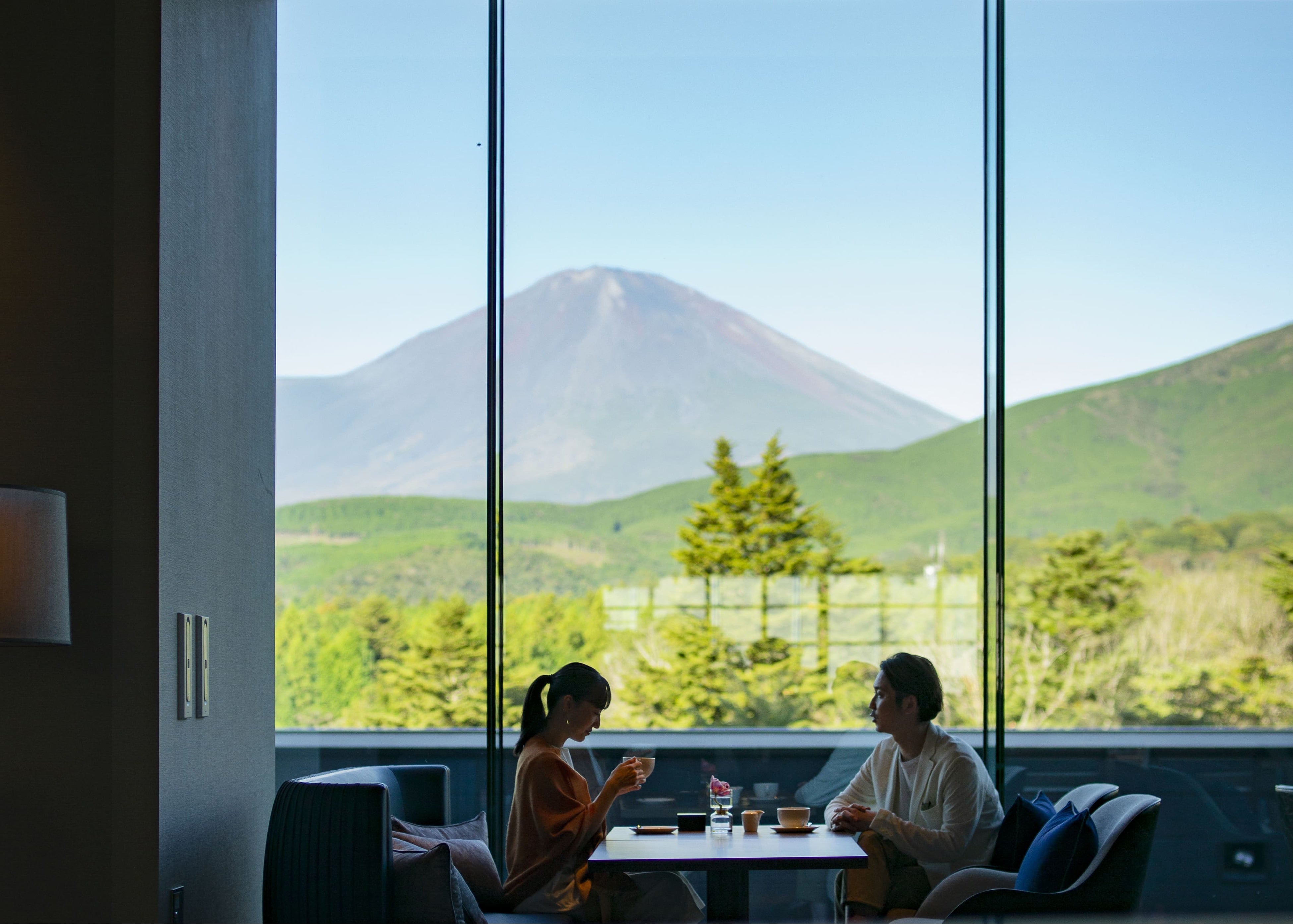 富士山の絶景を誇るロビーラウンジ
