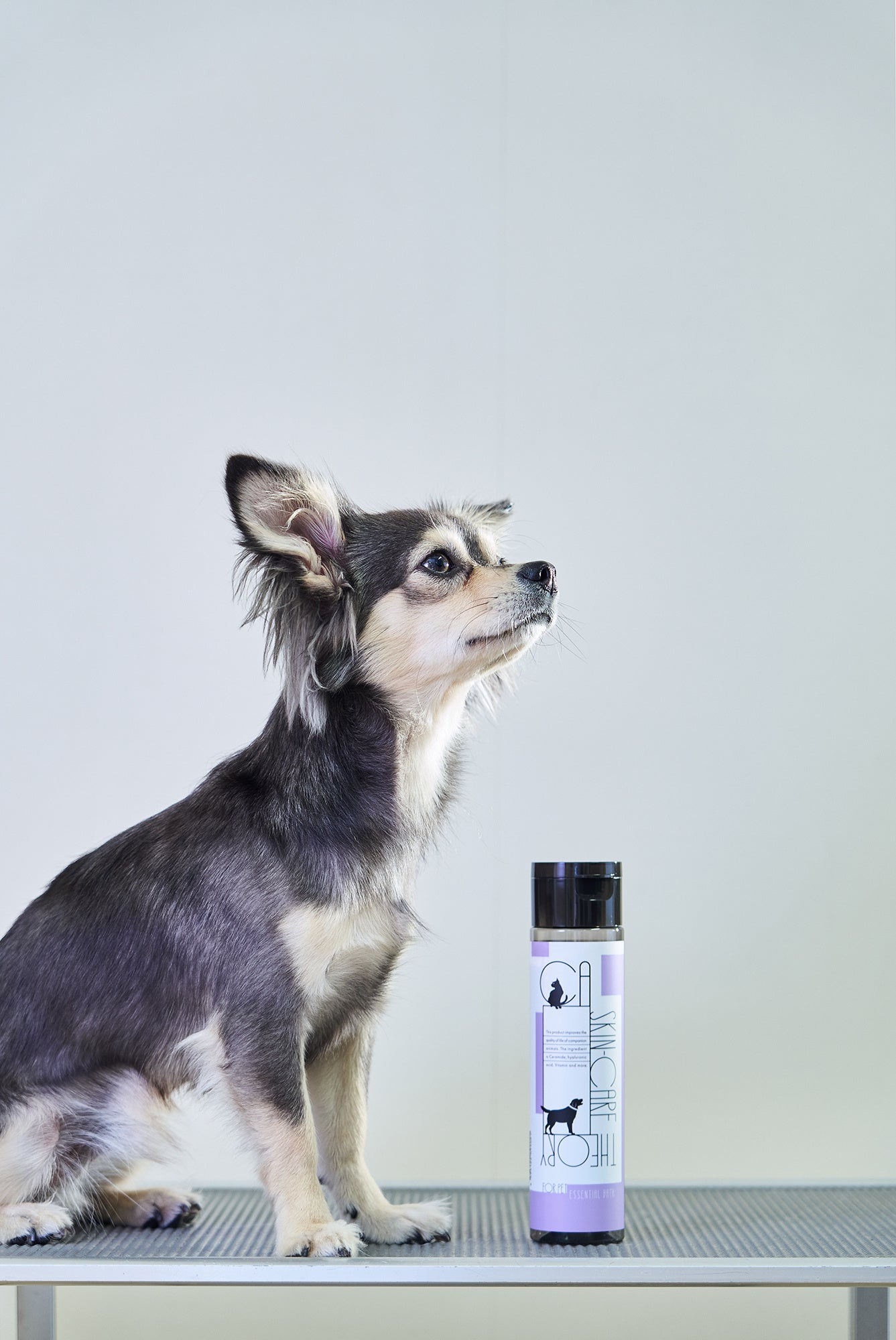 ワセリン、セラミド、ビタミン、ヒアルロン酸で皮膚へのうるおいを浸透