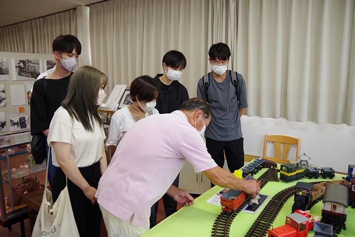 日光市足尾地域と連携して地域の歴史的遺産を観光資源へと光り輝かせることを目的とした調査研究を開始 学生たちが 馬車鉄道 の歴史と遺産を追います 国立大学法人宇都宮大学 地域デザイン科学部のプレスリリース 日光市足尾地域と連携して地域の歴史的遺産を観光資源へと光り輝かせることを目的とした調査研究を開始 学生たちが 馬車鉄道 の歴史と遺産を追います 国立大学法人宇都宮大学 地域デザイン科学部のプレスリリース