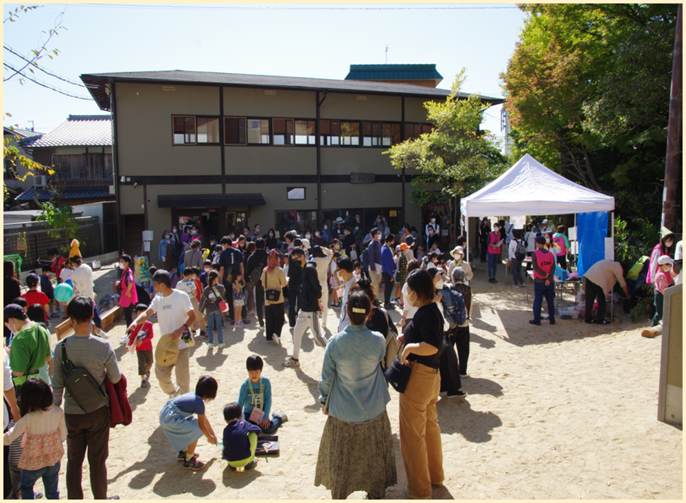 地域の方々でにぎわっている様子