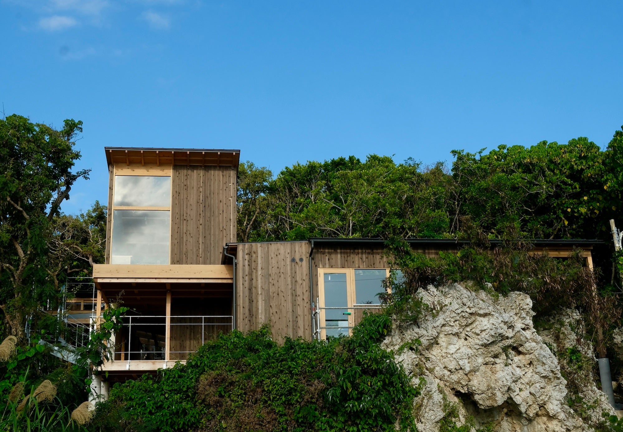 「子ども第三の居場所　みんなのいえ」外観