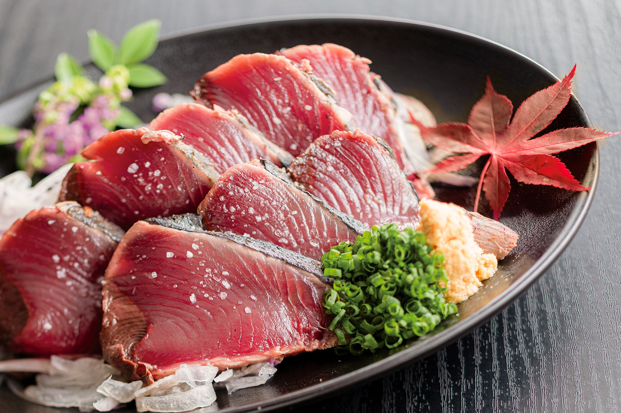 藁焼き鰹のタタキ