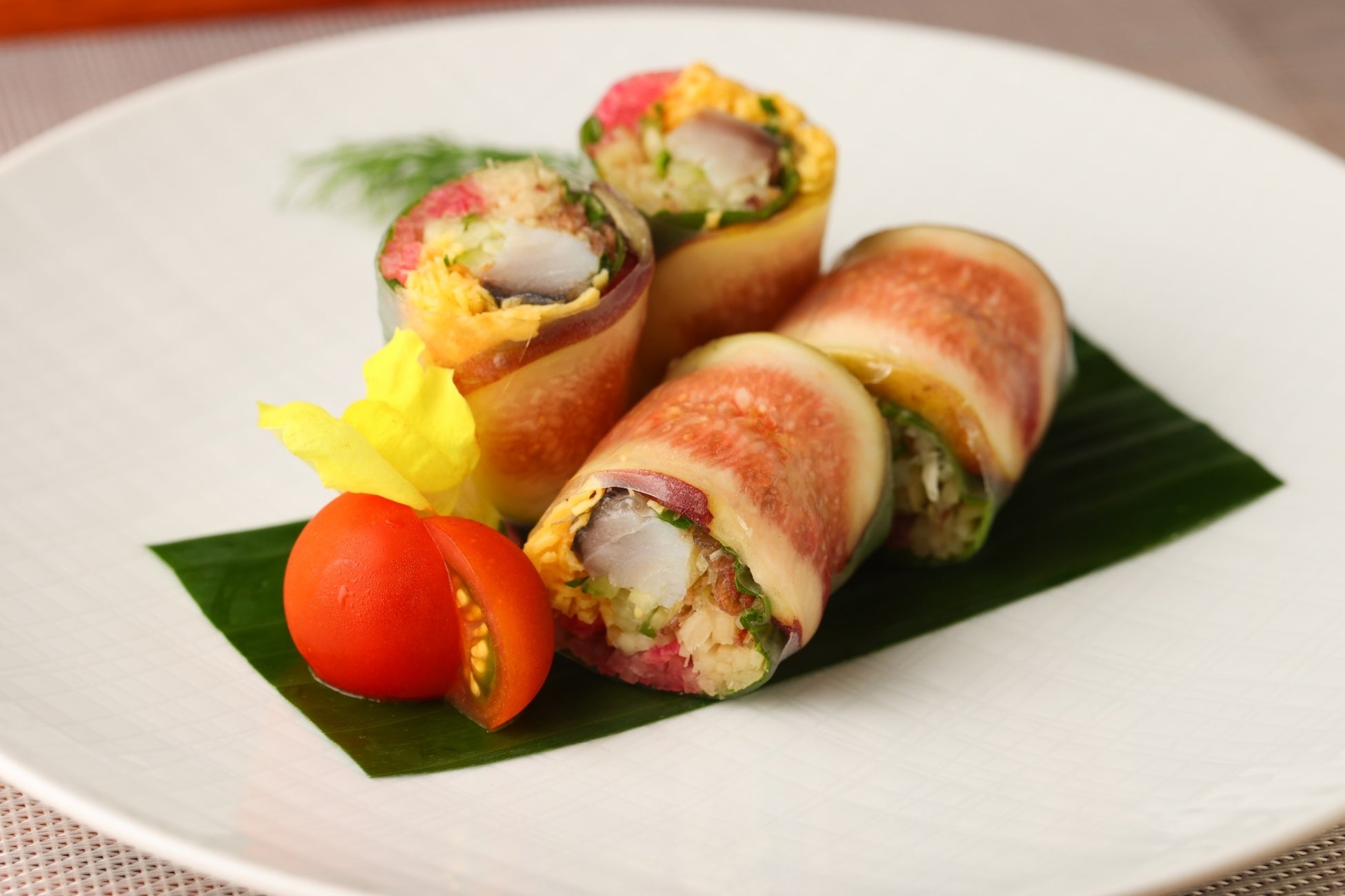 無花果と〆さば、茗荷、大葉、新生姜の生春巻 1,800円