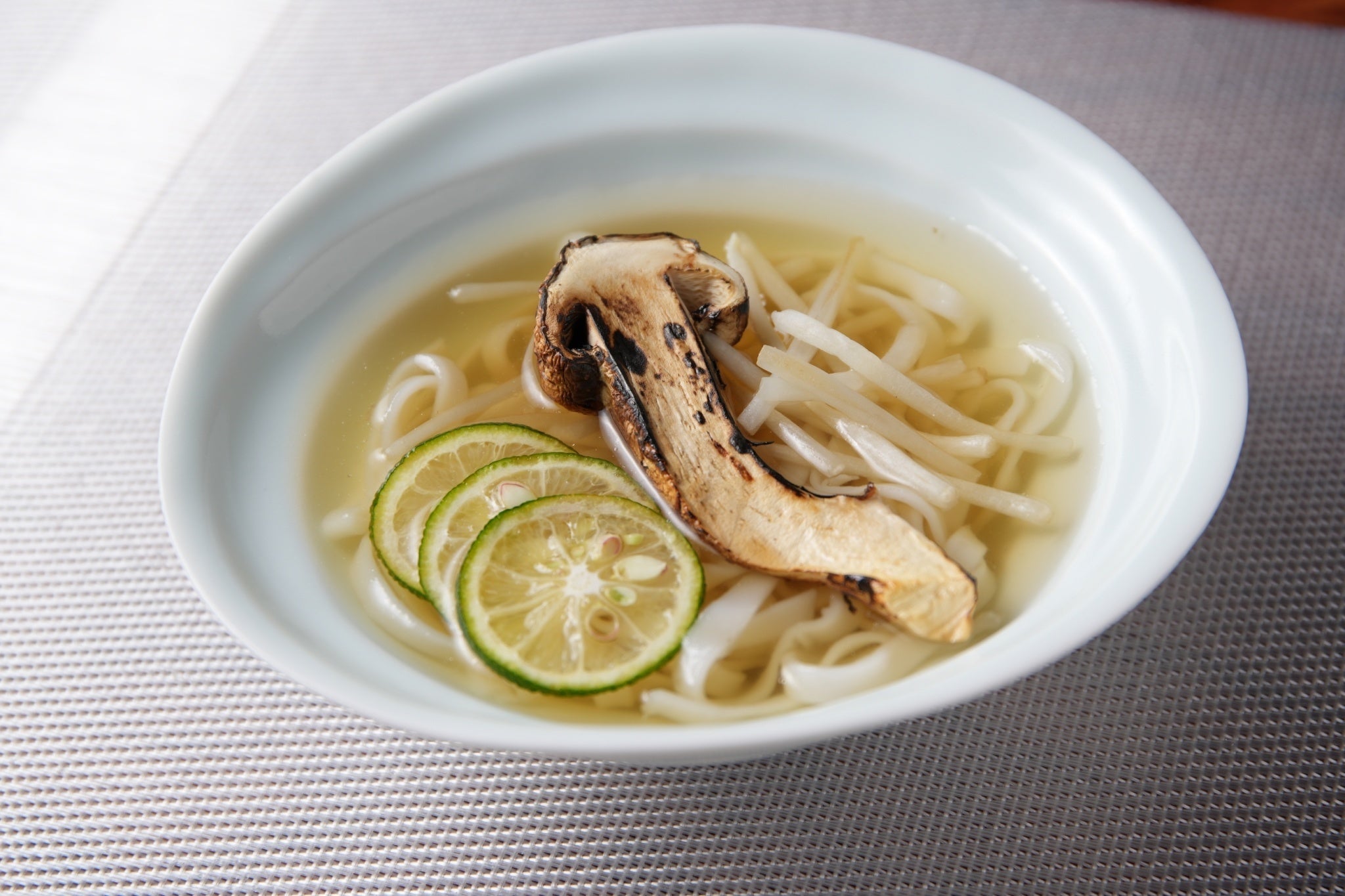 川俣シャモスープ　松茸　すだち　生米麺　（「石」コースより）