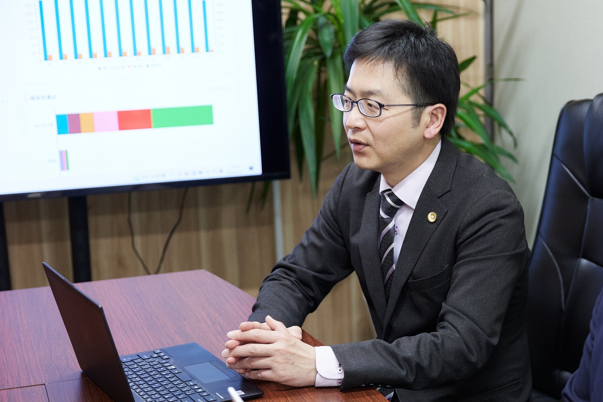 東京オフィス弁護士 佐々木臨「野宿生活者らが立ち上げた団体に勤めた後、弁護士に転身した異色のキャリアです。」