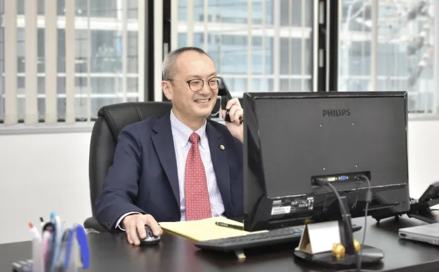 名古屋オフィス 所長弁護士 柴田直哉「民間企業で20年勤務。思い通りにいかないことが当然の世界で鍛えられた。」 