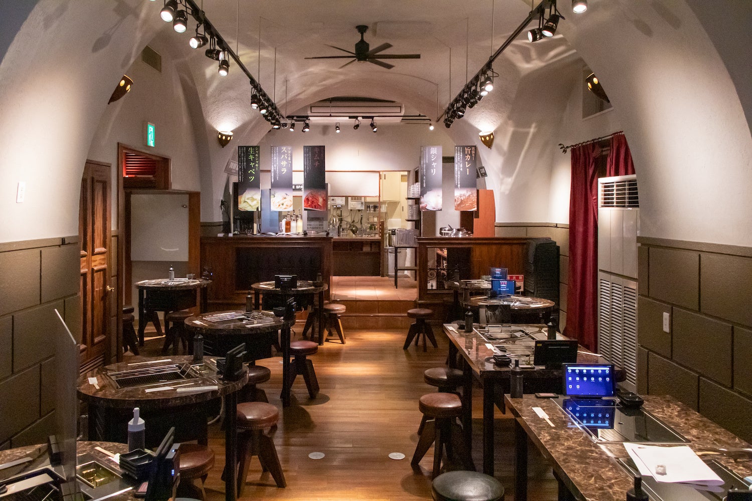 大阪・JR福島駅前に1,000円焼肉食べ放題『298(ニクヤ)』の新店舗