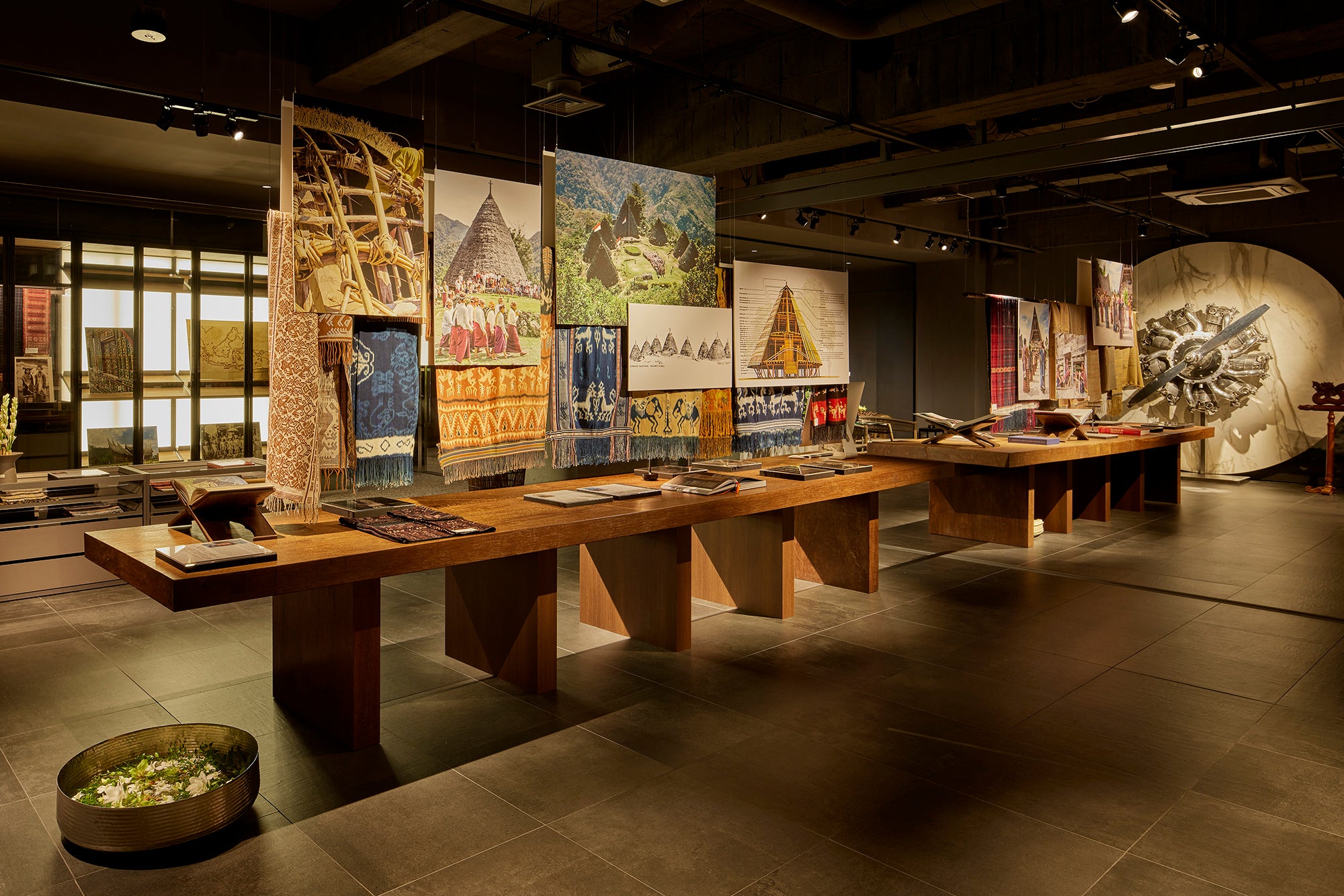 伝統的なインドネシアのアート インドネシアの芸術文化展「インドネシアの美を探求」9月1日（金