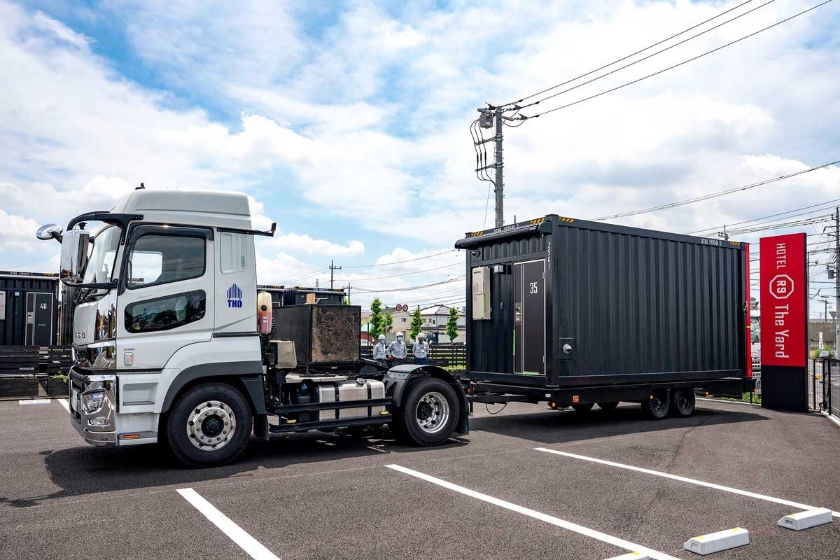 レスキューホテル出動の様子（提供：株式会社デベロップ）