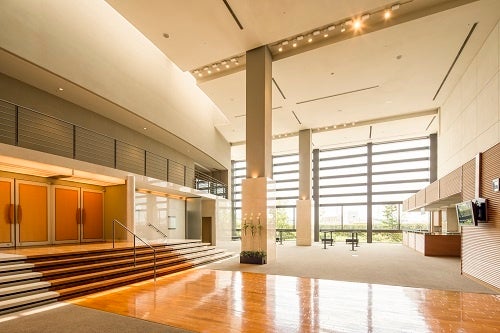 フィリアホール・ホワイエ（ロビー）