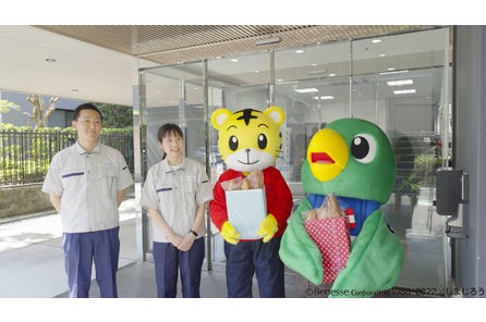 自動ドアを活用した新たな広告媒体実現に向け E1a新名神高速道路宝塚北saで実証実験を開始 ナブテスコ株式会社のプレスリリース 自動ドアを活用した新たな広告媒体実現に向け E1a新名神高速道路宝塚北saで実証実験を開始 ナブテスコ株式会社のプレスリリース