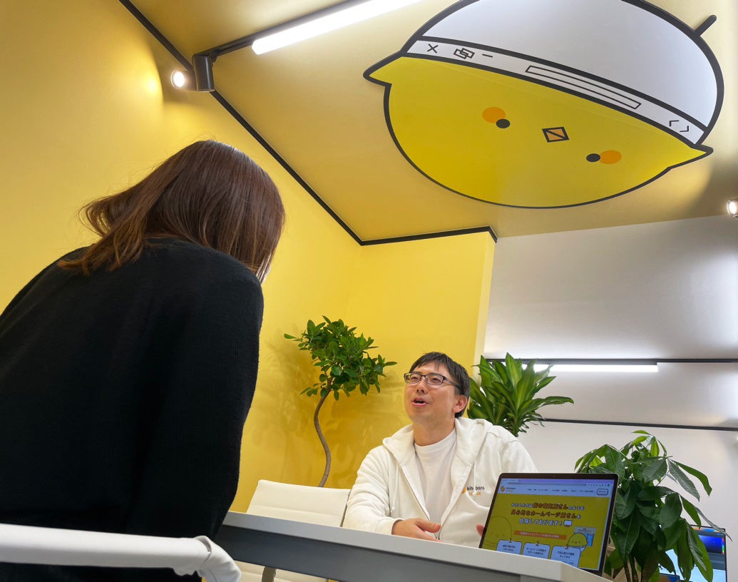 なんと、天井にもひよこが！