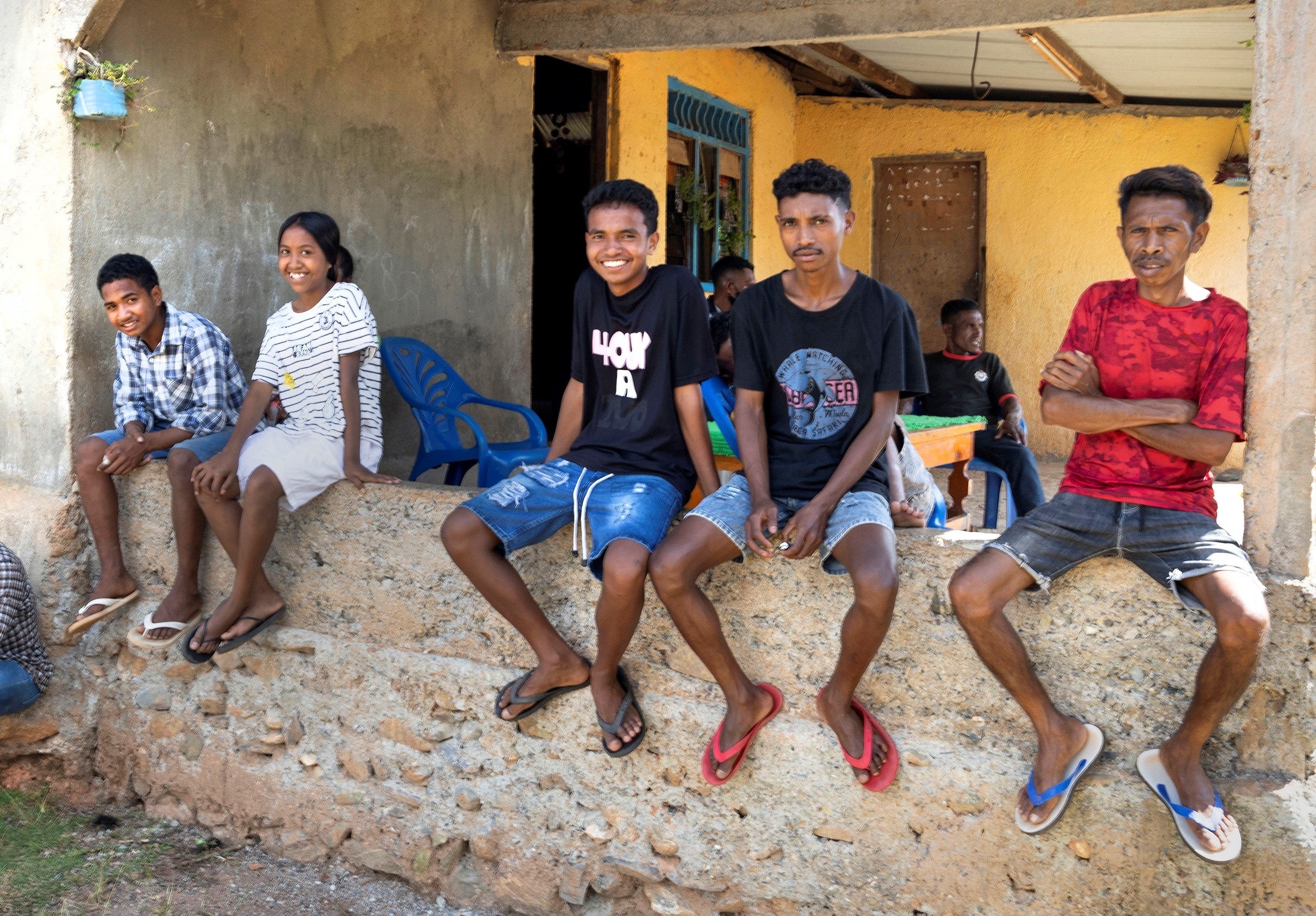 活動を期待してくれている現地の若者達