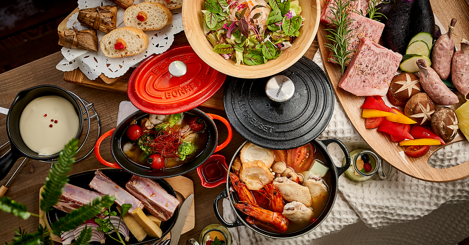 夕食は彩り豊かなプレミアムBBQを、プライベートダイニングで