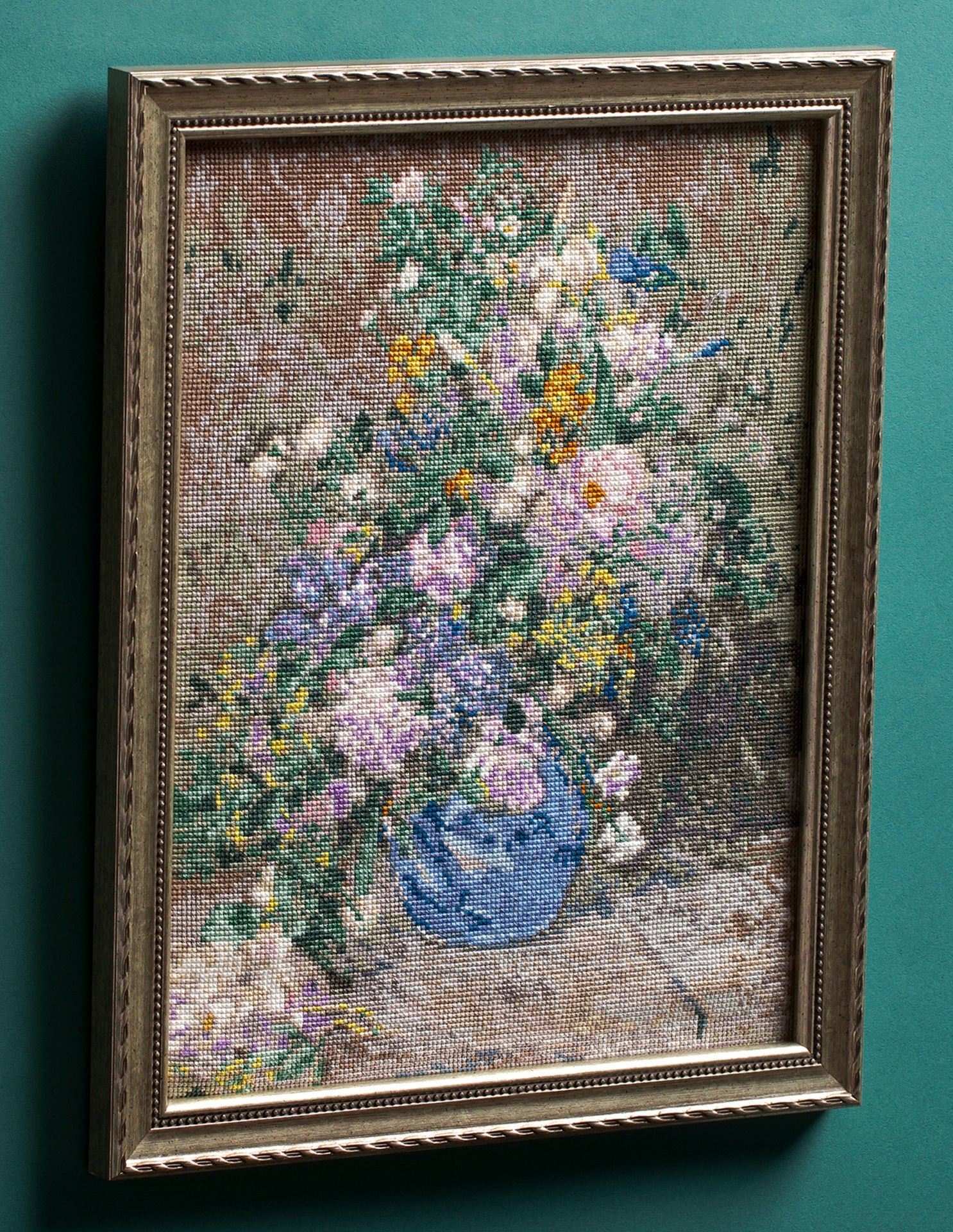ルノアールの名画を細かい糸でさした刺繍作品 サイズF12 豪華な