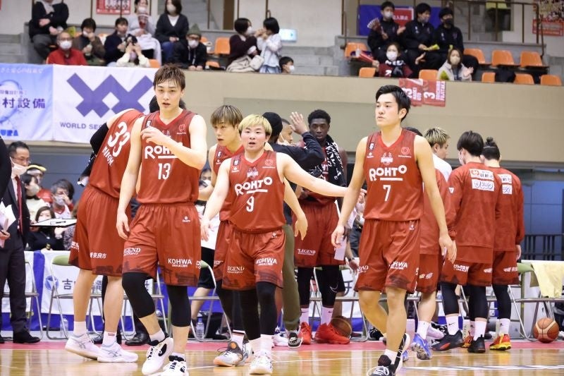 #13宇都直輝選手、#9板橋真平選手、#7古牧昌也選手