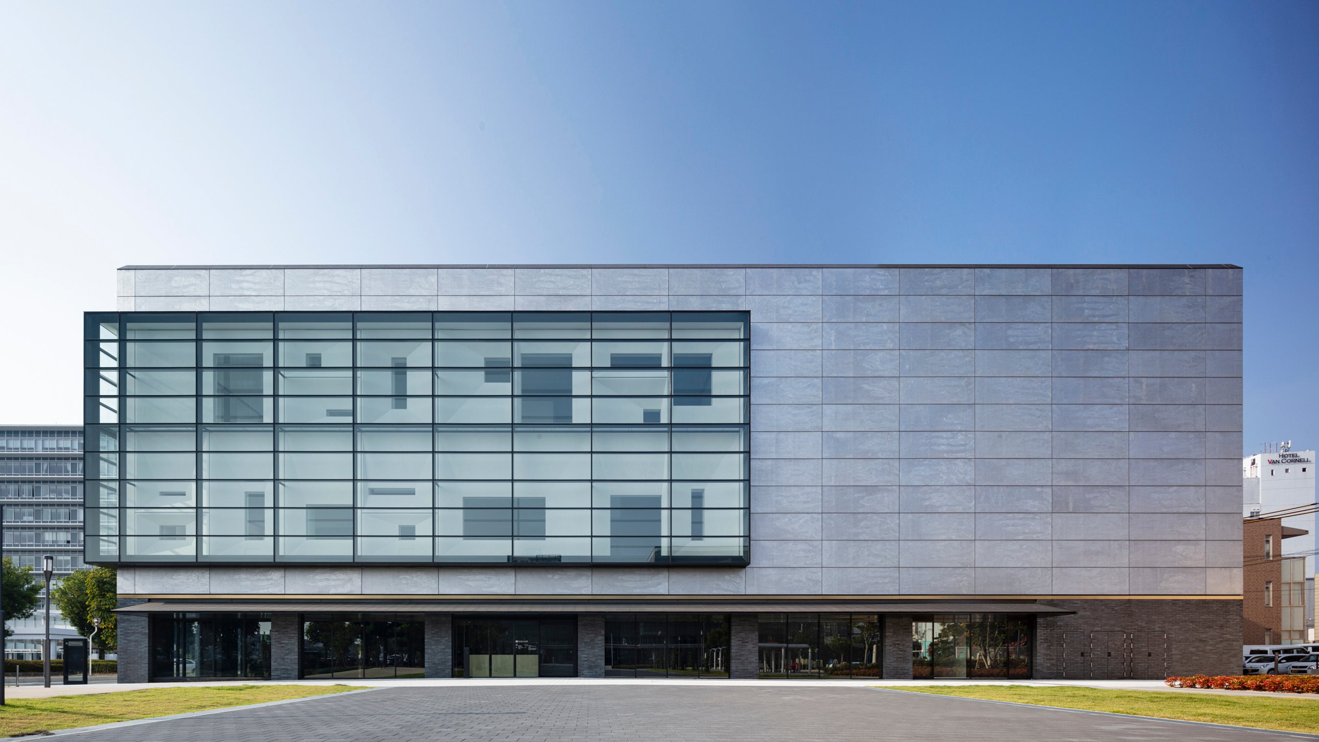 東広島市立美術館