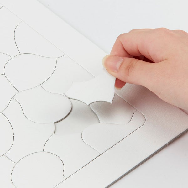 おえかきとパズルが一緒に楽しめる！図案スケッチブックの画用紙ででき