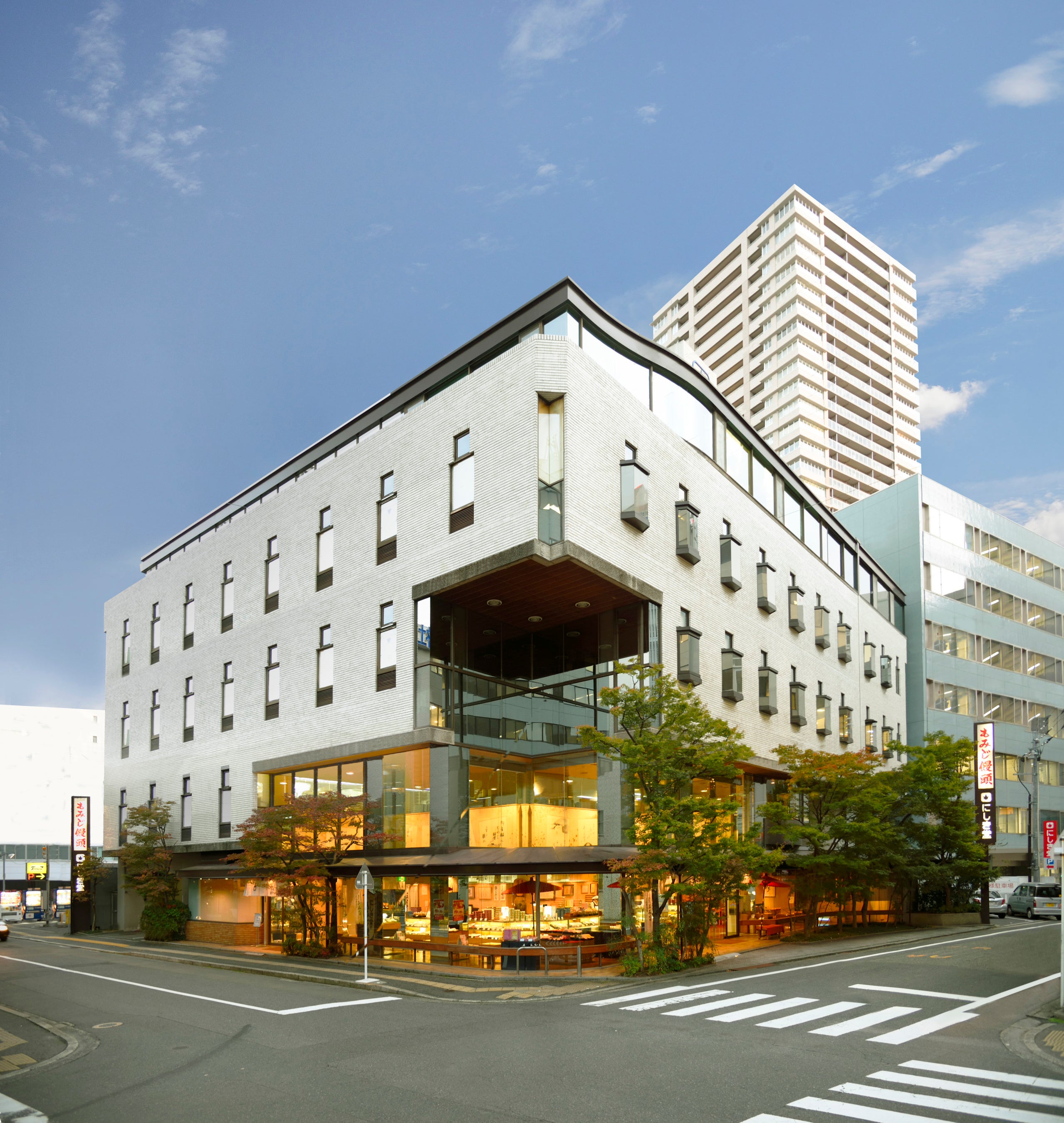 にしき堂本社・光町本店