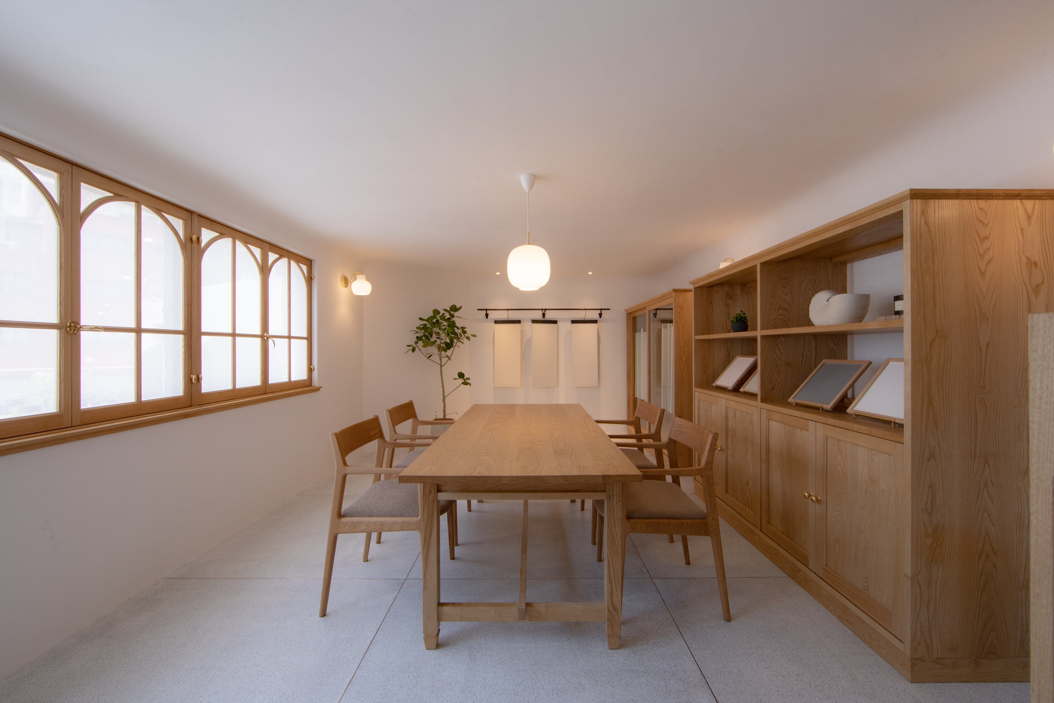 漆喰空間を体感できるショールームビル SHIKKUI Design STUDIO