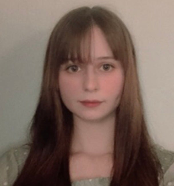 エミリー・ポッターさん（アメリカ）日本語学科3年生。ニュージャージー州の別の大学から2021年秋学期にTUJに編入（2020年秋の予定をコロナの世界的パンデミックのため1年延期した）。本国からリモートで履修中