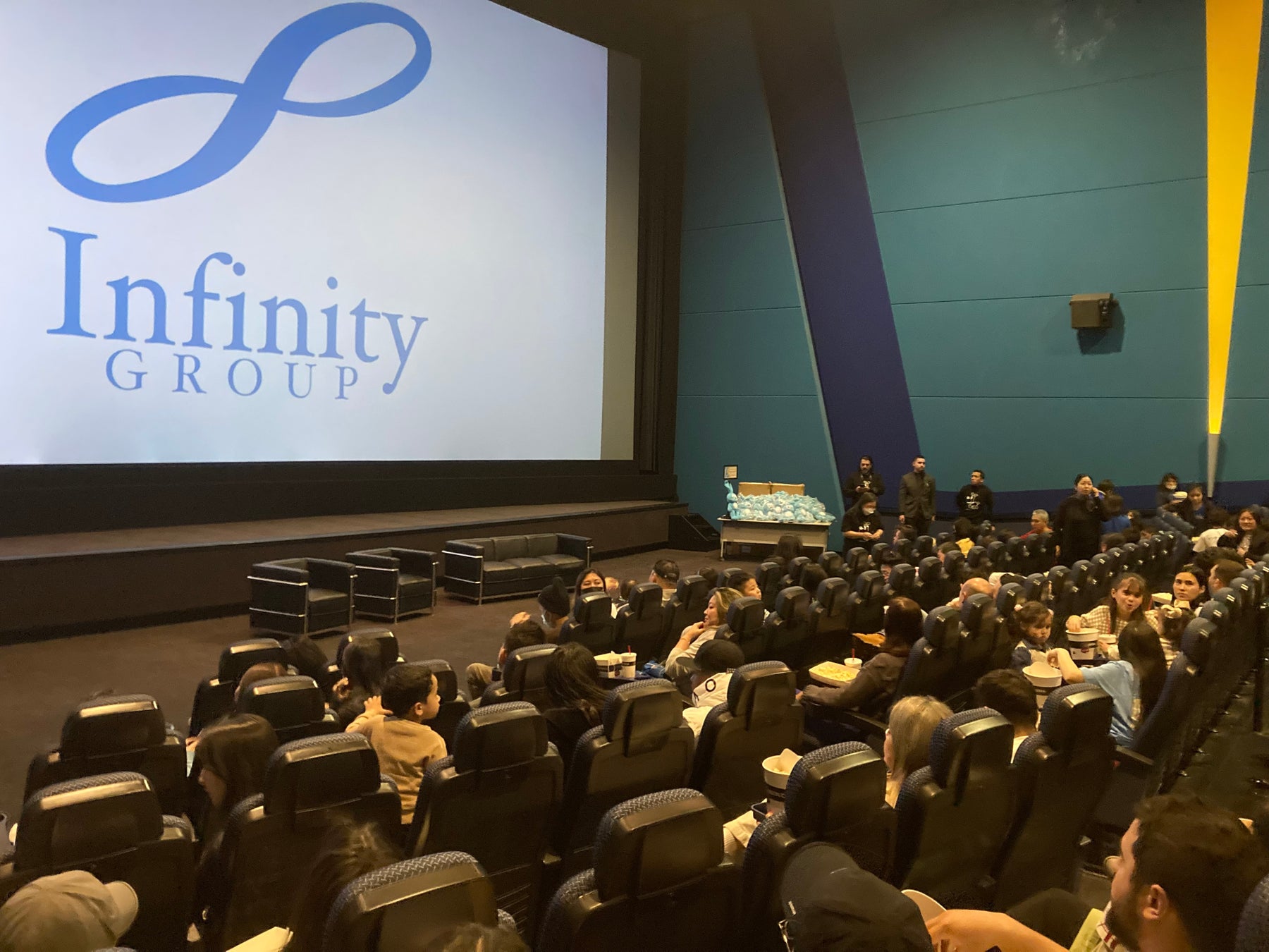 ブラジルの国民的漫画家マウリシオ・デ・ソウザ氏が来日在日ブラジル人のための映画上映会&トークショーを開催